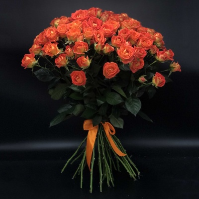 Кустовые оранжевые розы 35 шт