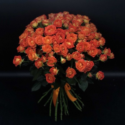25 оранжевых кустовых роз 