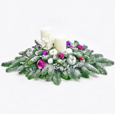 Новогодняя композиция на стол из живой ели  "Снеговик и свечи"