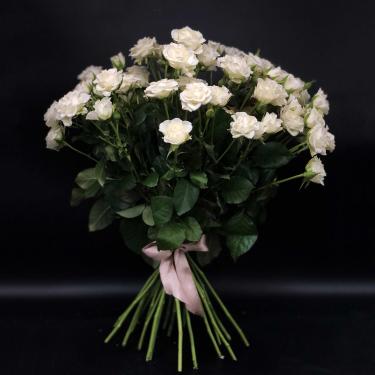 25 белых кустовых роз 