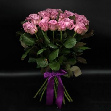 25 фиолетовых роз 60 см