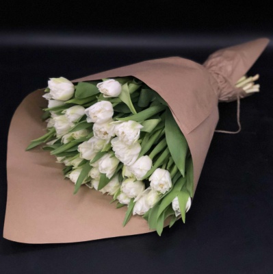 Белые пионовидные тюльпаны 51 шт